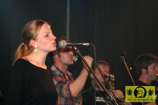 K-Mob (D) 3. Ironbar Ska Festival - Gewerkschaftsbundhaus, Erfurt 30. April 2005 (2).jpg